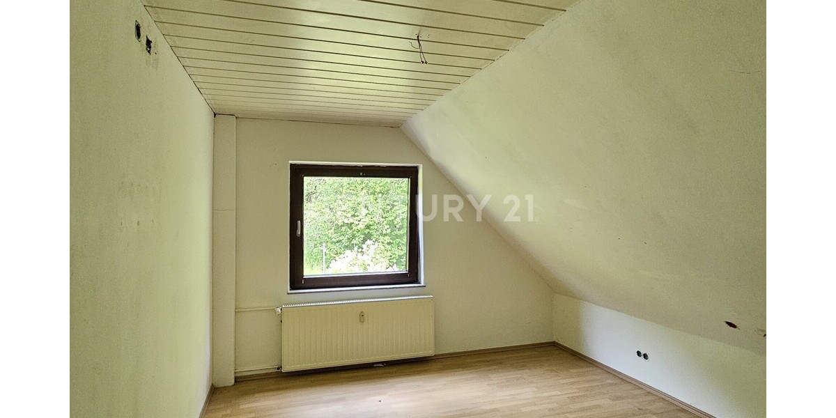Dachgeschoss-rechts-Schlafzimmer