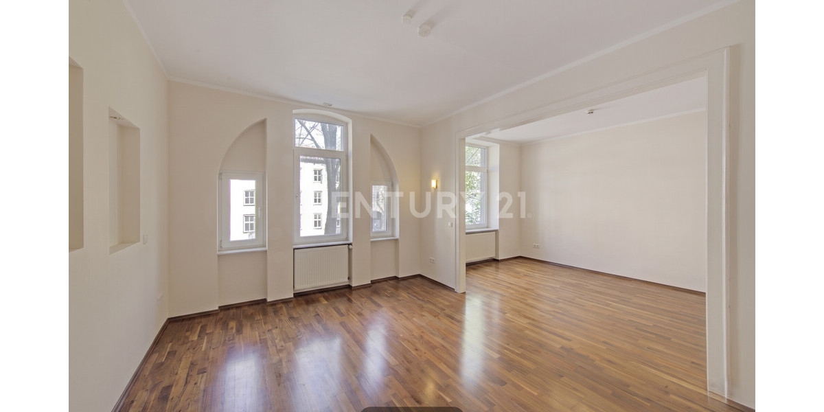 Wohnzimmer / Esszimmer - Möbel mit KI entfernt